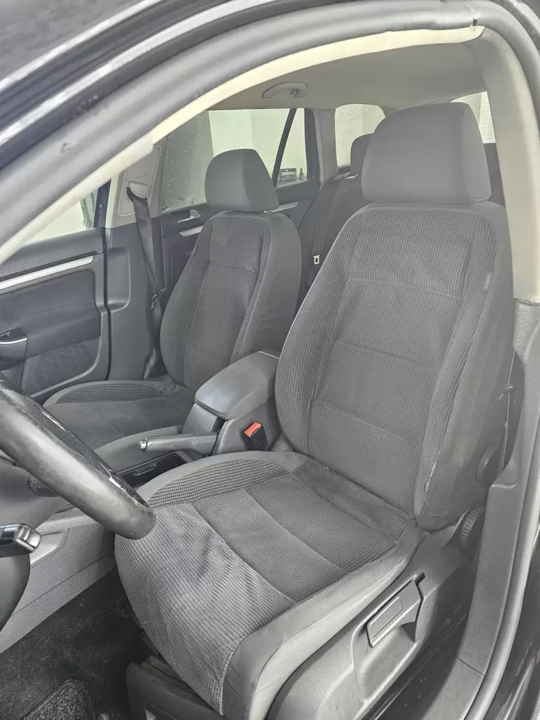 Volkswagen Golf Variant 2008 - 4250 EUR, 321338 km - AUTO.MOTO.pt - 321338km - foto 14 de 26