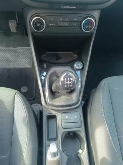 Ford Fiesta 2018 - 9900 EUR, 149596 km - AUTO.MOTO.pt - 149596km - foto 15 de 28