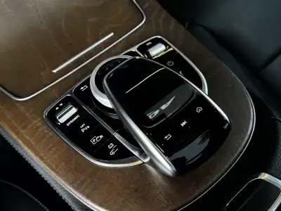 Mercedes-Benz E 300 2019 - 33490 EUR, 105000 km - AUTO.MOTO.pt - 105000km - foto 29 de 46