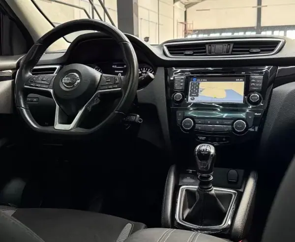Nissan Qashqai 2018 - 15950 EUR, 158434 km - AUTO.MOTO.pt - 158434km - foto 7 de 27