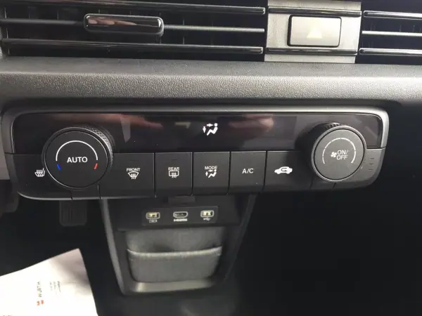 Honda e 2021 - 29950 EUR, 3800 km - AUTO.MOTO.pt - 3800km - foto 10 de 19