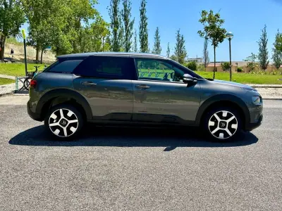 Citroën C4 Cactus 2019 - 12890 EUR, 119000 km - AUTO.MOTO.pt - 119000km - foto 9 de 41