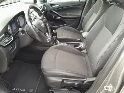 Opel Astra 2016 — foto 4 de 5