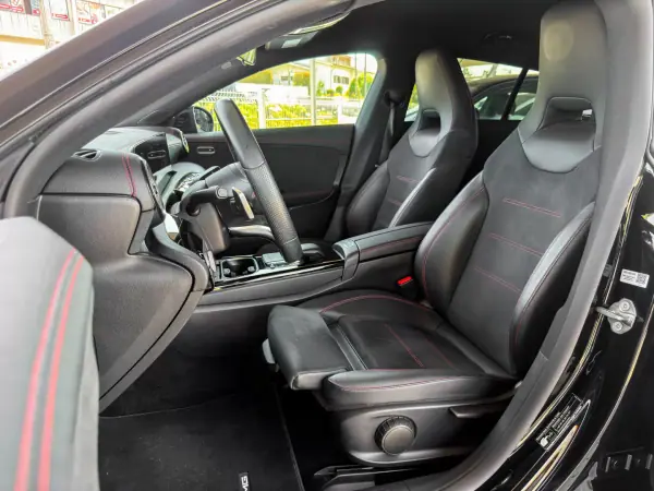 Mercedes-Benz CLA 250 2021 - 27990 EUR, 93979 km - AUTO.MOTO.pt - 93979km - foto 16 de 25