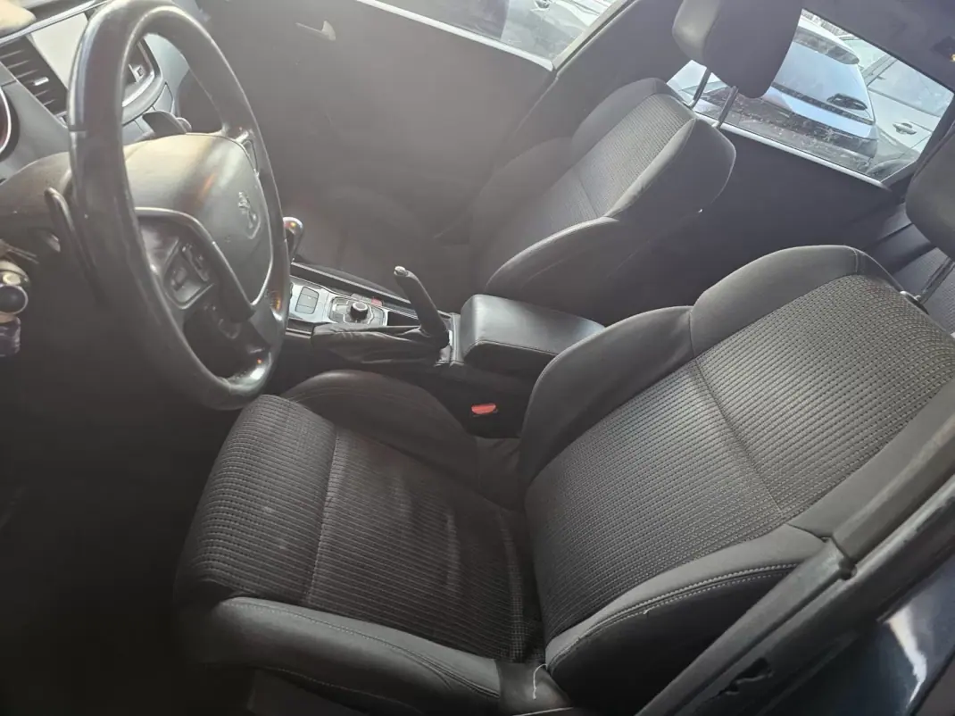 Peugeot 508 SW 2011 - 3999 EUR, 312000 km - AUTO.MOTO.pt - 312000km - foto 7 de 13