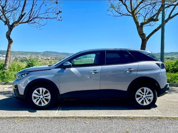 Peugeot 3008 2019 - 19480 EUR, 71800 km - AUTO.MOTO.pt - 71800km - foto 2 de 33
