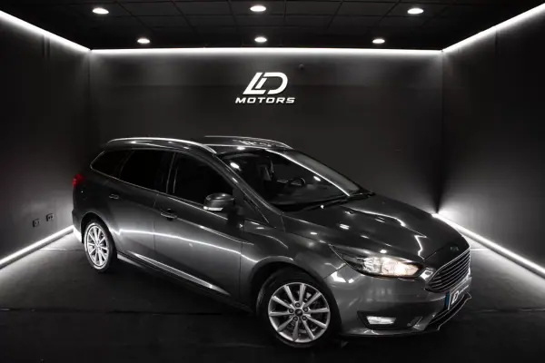 Ford Focus SW 2016 — photo 2 of 13