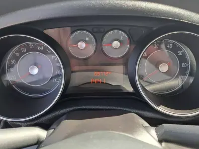 Fiat Punto 2017 - 8900 EUR, 69772 km - AUTO.MOTO.pt - 69772km - foto 26 de 39