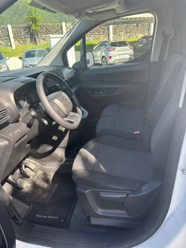 Citroën Berlingo 2020 - 18490 EUR, 101460 km - AUTO.MOTO.pt - 101460km - foto 6 de 12
