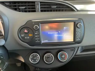 Toyota Yaris 2018 - 14900 EUR, 41312 km - AUTO.MOTO.pt - 41312km - foto 22 de 27