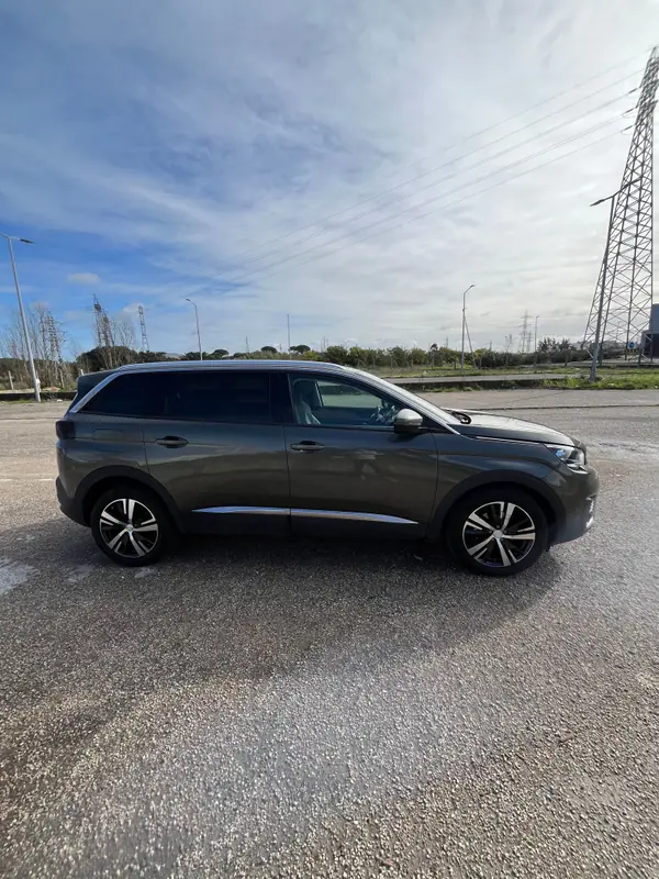 Peugeot 5008 2019 — foto 3 de 15