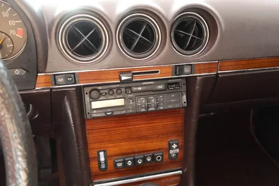 Mercedes-Benz 280 1983 - 59500 EUR, 176637 km - AUTO.MOTO.pt - 176637km - foto 8 de 8