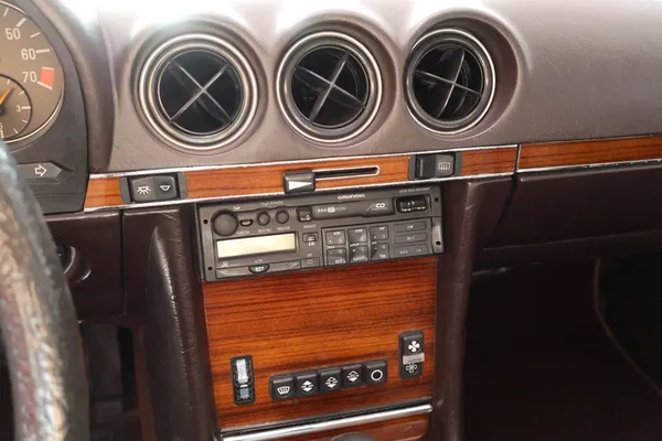 Mercedes-Benz 280 1983 - 59500 EUR, 176637 km - AUTO.MOTO.pt - 176637km - foto 8 de 8