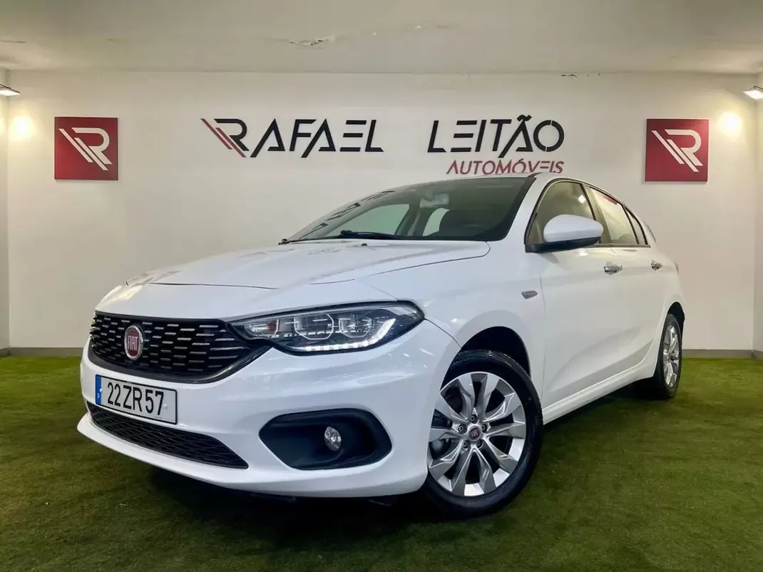 Fiat Tipo 2019 - 8900 EUR, 146000 km - AUTO.MOTO.pt - 146000km - foto 1 de 32