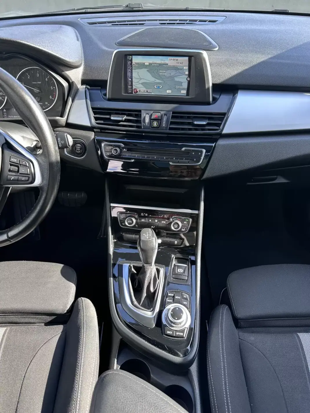 BMW 216 Gran Tourer 2015 - 14900 EUR, 180000 km - AUTO.MOTO.pt - 180000km - foto 54 de 77