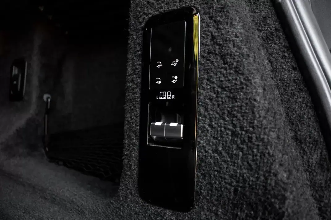 Land Rover Range Rover Sport 2023 - 83990 EUR, 131215 km - AUTO.MOTO.pt - 131215km - foto 33 de 46