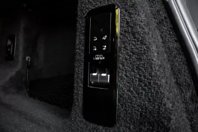 Land Rover Range Rover Sport 2023 - 83990 EUR, 131215 km - AUTO.MOTO.pt - 131215km - foto 33 de 46