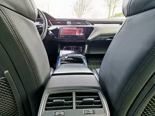 Audi e-tron 2020 - 31000 EUR, 110869 km - AUTO.MOTO.pt - 110869km - foto 19 de 29