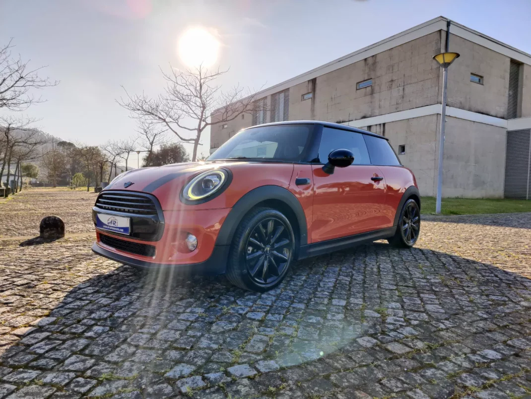 MINI Cooper 2019 - 16990 EUR, 115123 km - AUTO.MOTO.pt - 115123km - foto 3 de 12