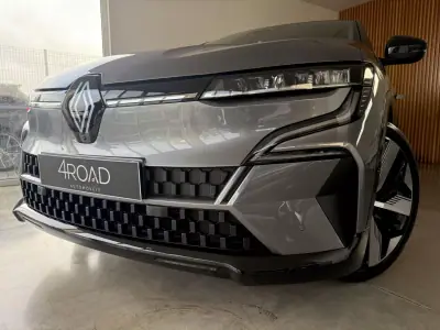 Renault Mégane E-Tech 2023 - 25500 EUR, 58000 km - AUTO.MOTO.pt - 58000km - foto 6 de 121