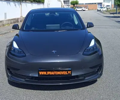 Tesla Model 3 2022 - 26990 EUR, 99900 km - AUTO.MOTO.pt - 99900km - foto 2 de 16