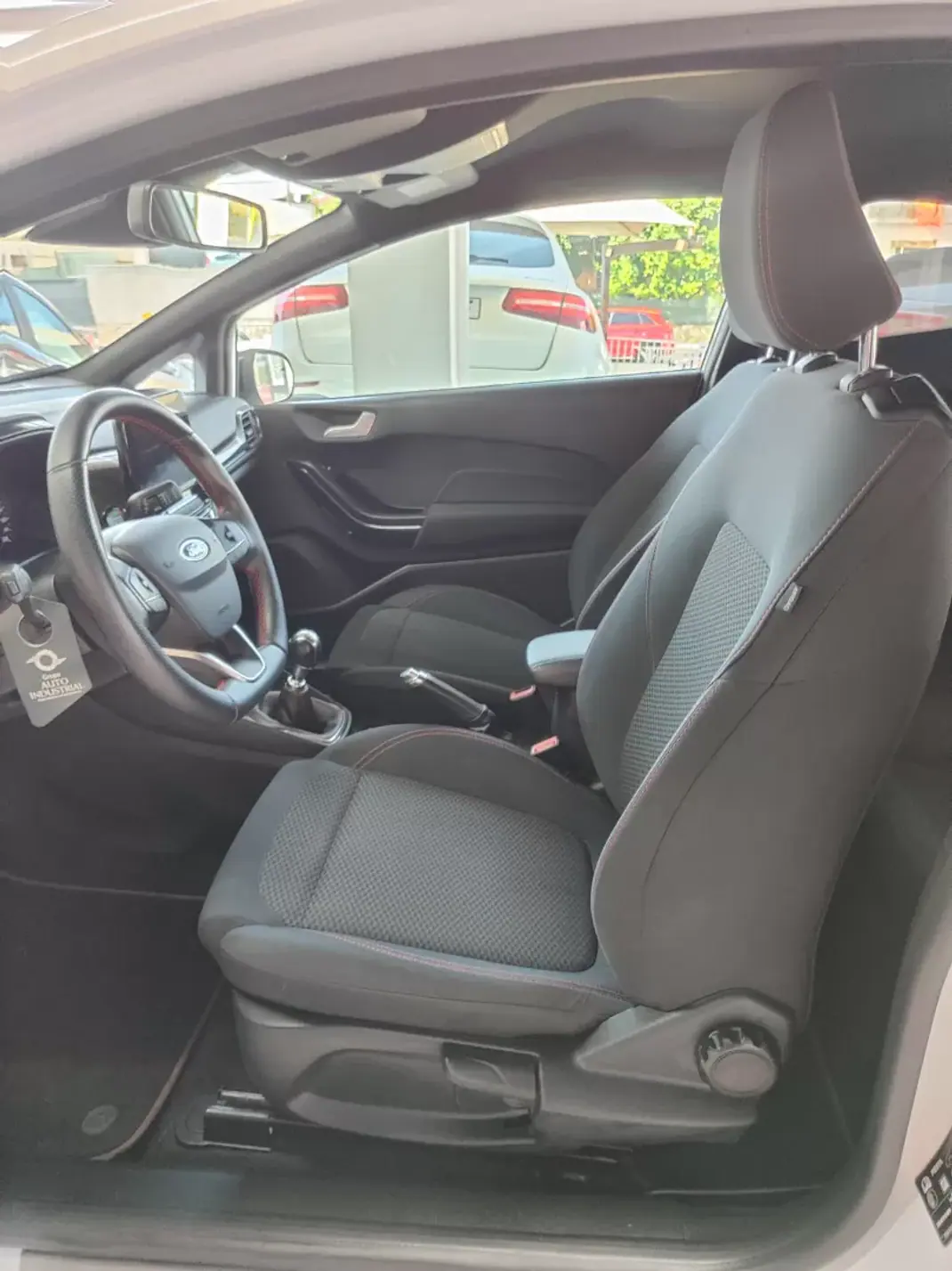 Ford Fiesta 2019 - 12950 EUR, 95000 km - 95000km - foto 14 de 41