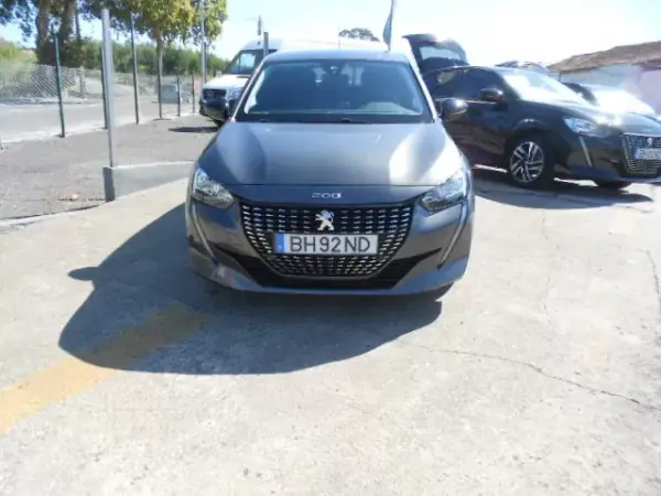 Peugeot 208 ACTIVE PACK 1.2 PURETECH 2024 Gasolina — 24 980 km Peugeot 208 ACTIVE PACK 1.2 PURETECH 2024 Gasolina