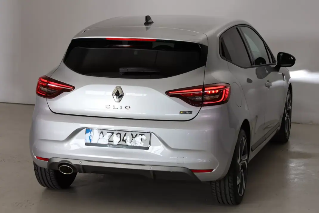 Renault Clio 2023 - 15950 EUR, 52147 km - AUTO.MOTO.pt - 52147km - foto 22 de 45