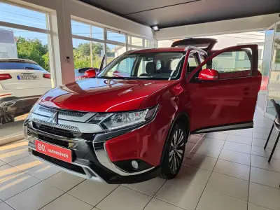 Mitsubishi Outlander 2021 - 18900 EUR, 141000 km - AUTO.MOTO.pt - 141000km - foto 24 de 37