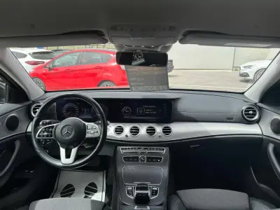 Mercedes-Benz E 300 2020 - 28990 EUR, 140000 km - AUTO.MOTO.pt - 140000km - foto 12 de 23