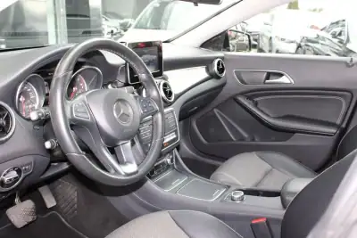 Mercedes-Benz CLA 180 2016 - 15990 EUR, 215975 km - AUTO.MOTO.pt - 215975km - foto 3 de 18