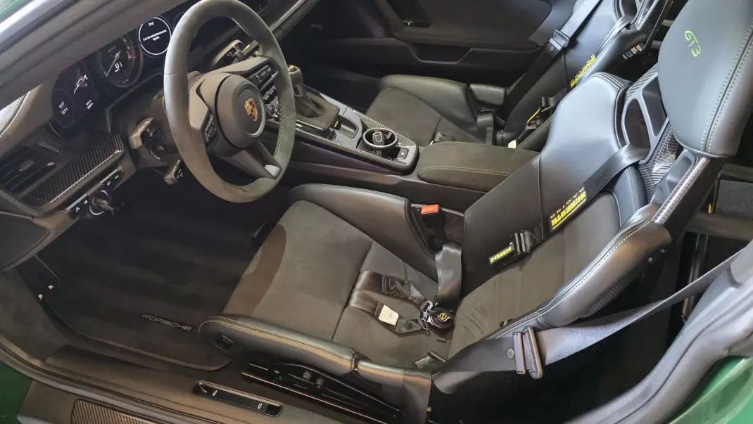 Porsche 992 2021 - 235000 EUR, 15666 km - AUTO.MOTO.pt - 15666km - foto 42 de 61