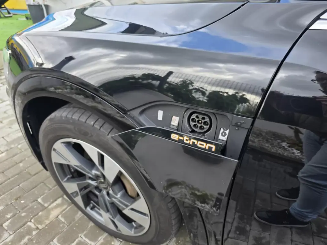 Audi e-tron 2022 - 31750 EUR, 115000 km - AUTO.MOTO.pt - 115000km - foto 70 de 73