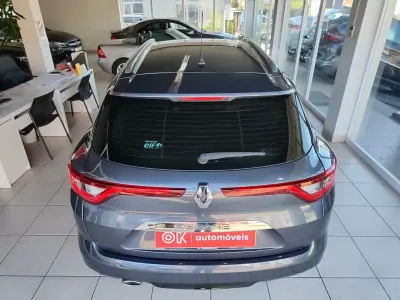 Renault Mégane Sport Tourer 2019 - 13750 EUR, 155000 km - AUTO.MOTO.pt - 155000km - foto 10 de 35