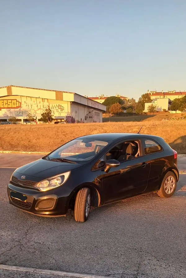 Kia Rio 1.1 CRDi EX 2012 Diesel — 188 335 km · Setúbal Kia Rio 1.1 CRDi EX 2012 Diesel