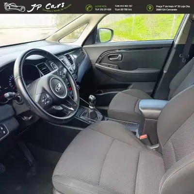 Kia Carens 2016 - 14750 EUR, 129200 km - AUTO.MOTO.pt - 129200km - foto 14 de 23