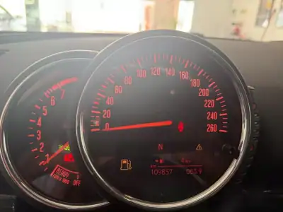 MINI Clubman 2016 - 14750 EUR, 100000 km - AUTO.MOTO.pt - 100000km - foto 14 de 15