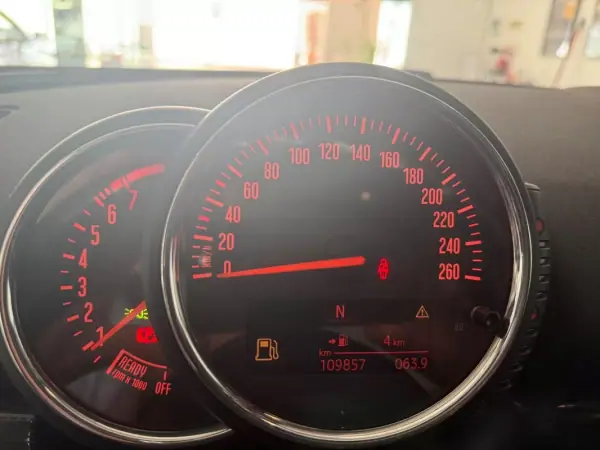 MINI Clubman 2016 - 12900 EUR, 100000 km - AUTO.MOTO.pt - 100000km - foto 14 de 15