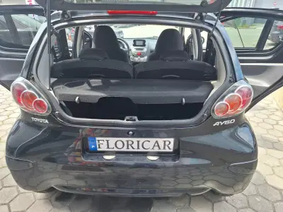 Toyota Aygo 2012 - 5900 EUR, 169000 km - AUTO.MOTO.pt - 169000km - foto 11 de 16