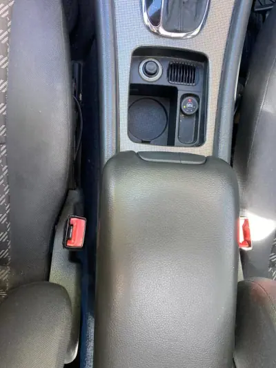 Mercedes-Benz C 180 2003 - 6000 EUR, 321000 km - AUTO.MOTO.pt - 321000km - foto 10 de 17