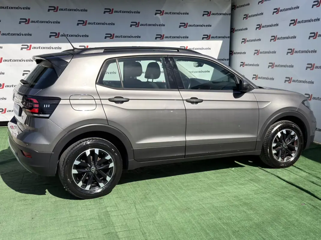 Volkswagen T-Cross 2021 - 17990 EUR, 55000 km - AUTO.MOTO.pt - 55000km - foto 8 de 10