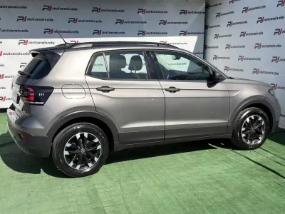 Volkswagen T-Cross 2021 - 17990 EUR, 55000 km - AUTO.MOTO.pt - 55000km - foto 8 de 10