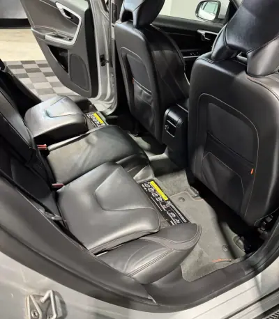 Volvo V60 2016 - 13900 EUR, 265393 km - 265393km - foto 20 de 44
