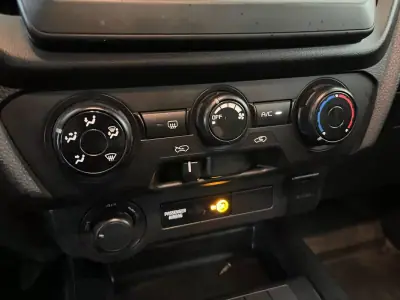 Isuzu 2023 - 32950 EUR, 32000 km - AUTO.MOTO.pt - 32000km - foto 16 de 26