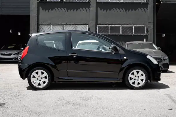 Citroën C2 2004 - 6999 EUR, 172800 km - AUTO.MOTO.pt - 172800km - foto 2 de 17