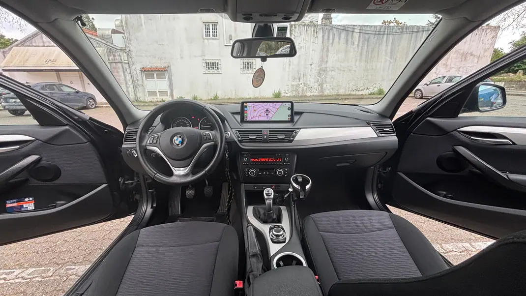 BMW X1 2013 - 11000 EUR, 200000 km - AUTO.MOTO.pt - 200000km - foto 10 de 15