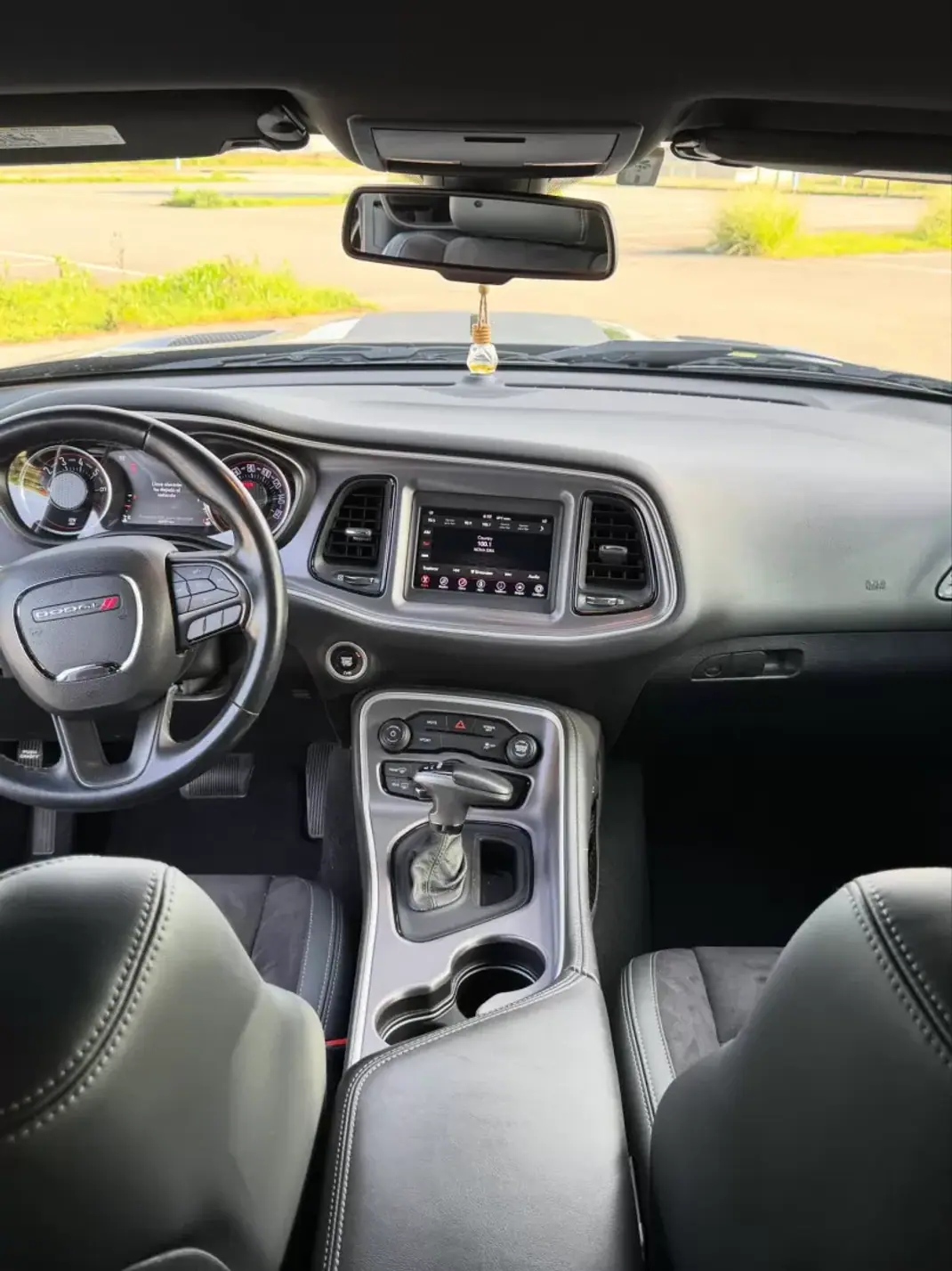 Dodge Challenger 2019 - 62950 EUR, 66000 km - AUTO.MOTO.pt - 66000km - foto 6 de 8