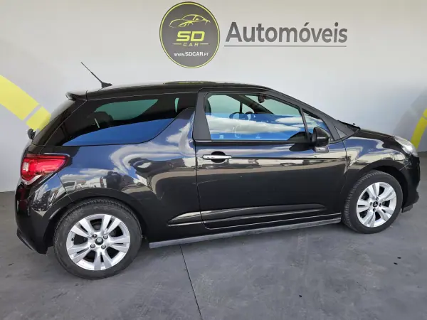Citroën DS3 2010 - 6750 EUR, 125000 km - AUTO.MOTO.pt - 125000km - foto 3 de 9