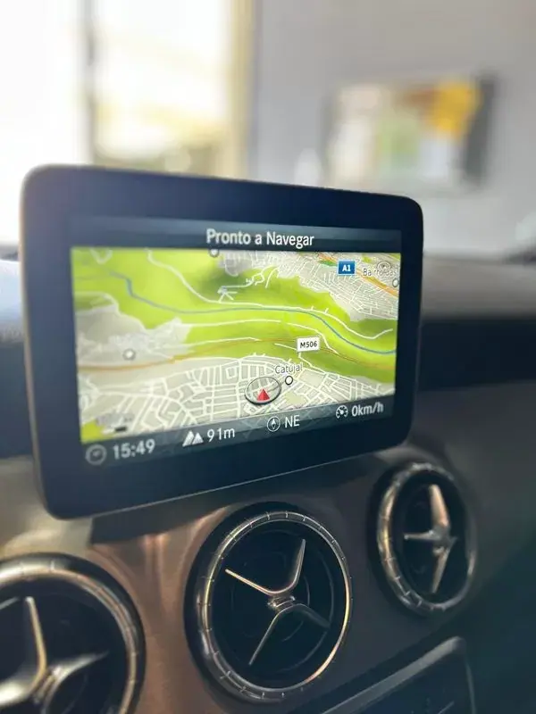 Mercedes-Benz CLA 220 2017 - 22500 EUR, 209125 km - AUTO.MOTO.pt - 209125km - foto 26 de 33