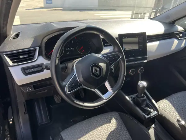 Renault Clio 2023 - 15250 EUR, 106900 km - AUTO.MOTO.pt - 106900km - foto 10 de 16